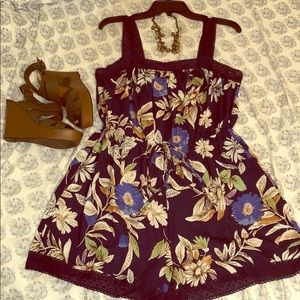 🟢BOGO FREE🟢 NWT Gorgeous Blue Floral Romper 🌻🟢